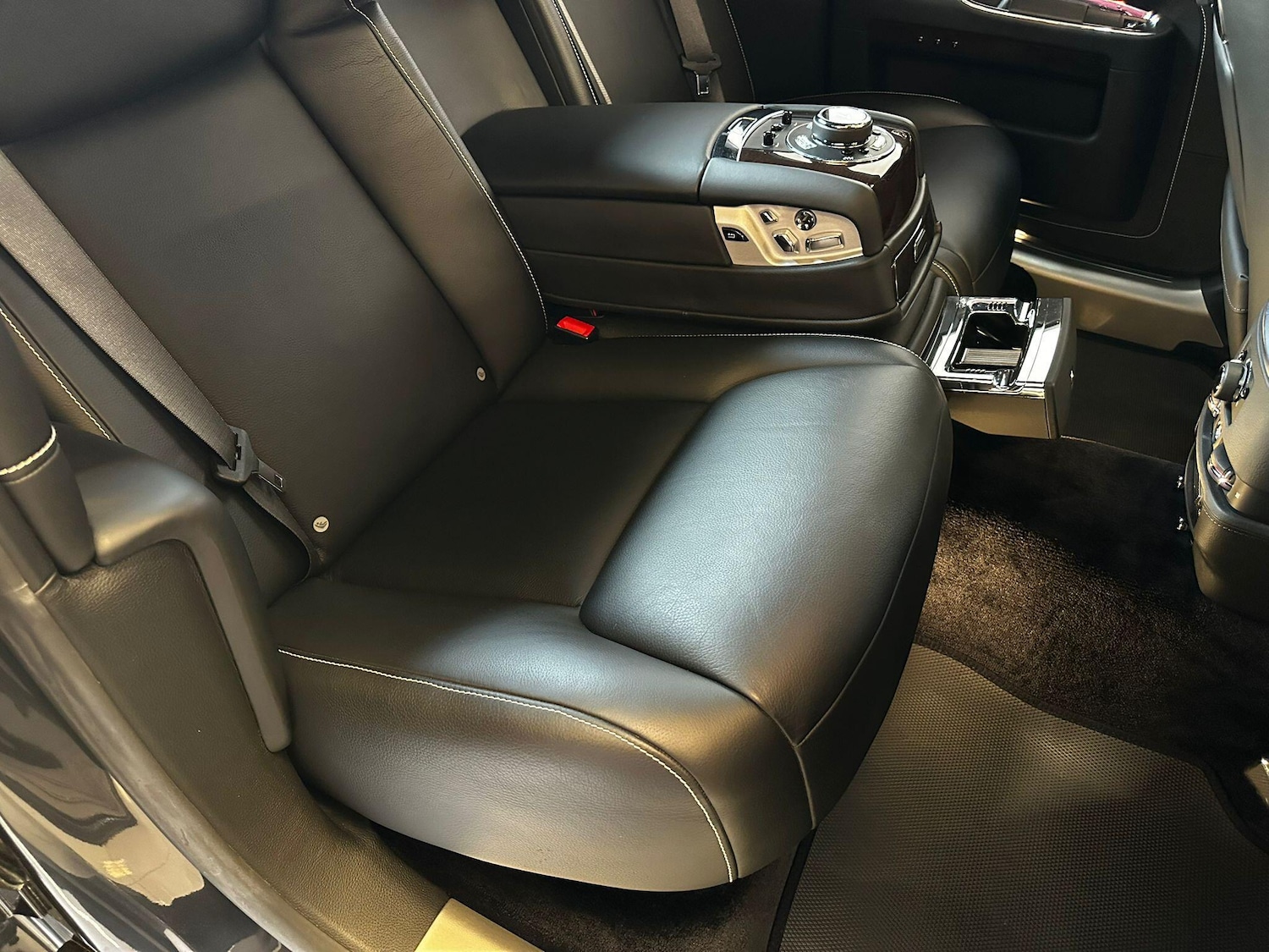 Used Rolls-Royce Ghost 2015 for sale - 75378277: Photo 34