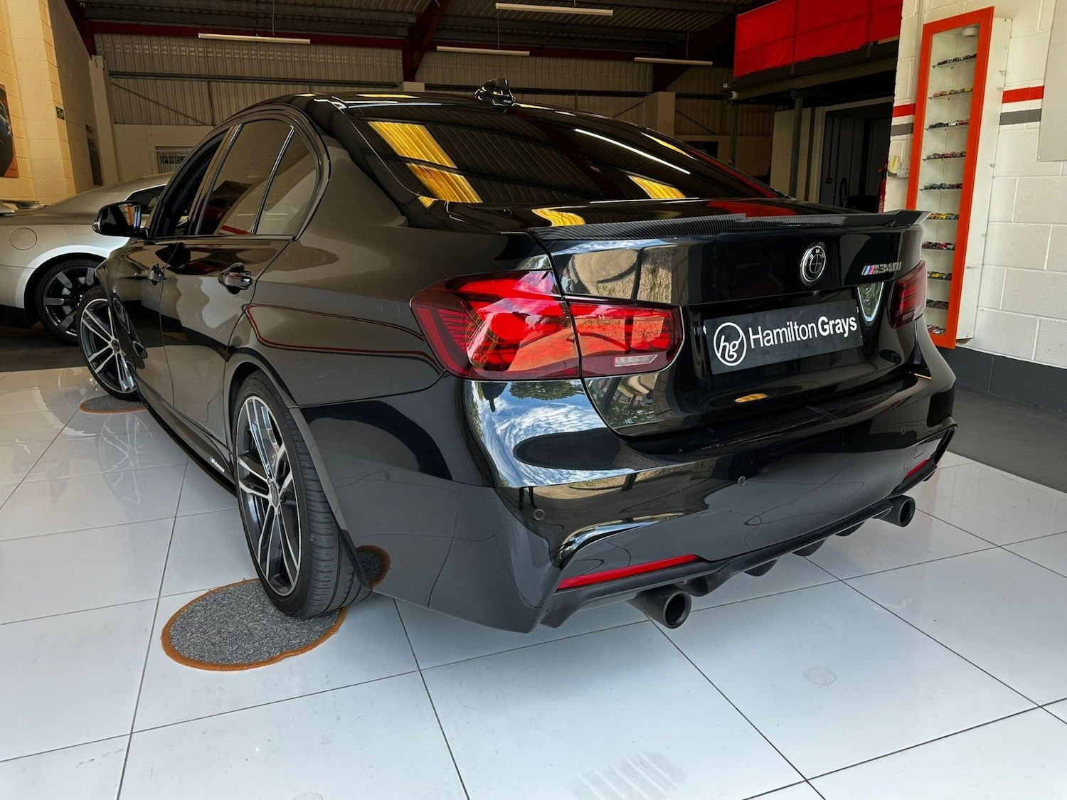 Used BMW 3 Series 2018 for sale - 75646273: Photo 2