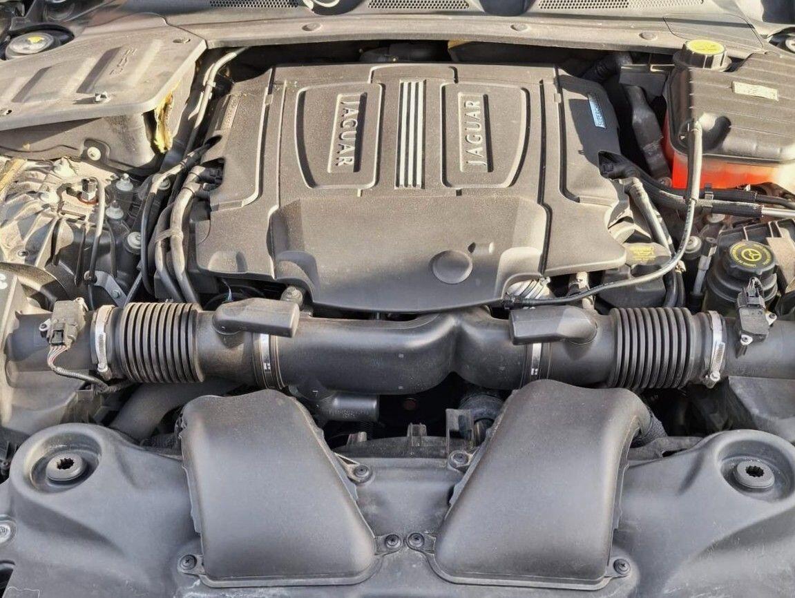 Used Jaguar XJ 2011 for sale - 76735449: Photo 9