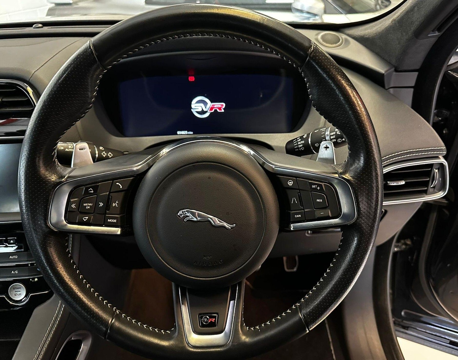 Used Jaguar F-Pace 2019 for sale - 75977741: Photo 11