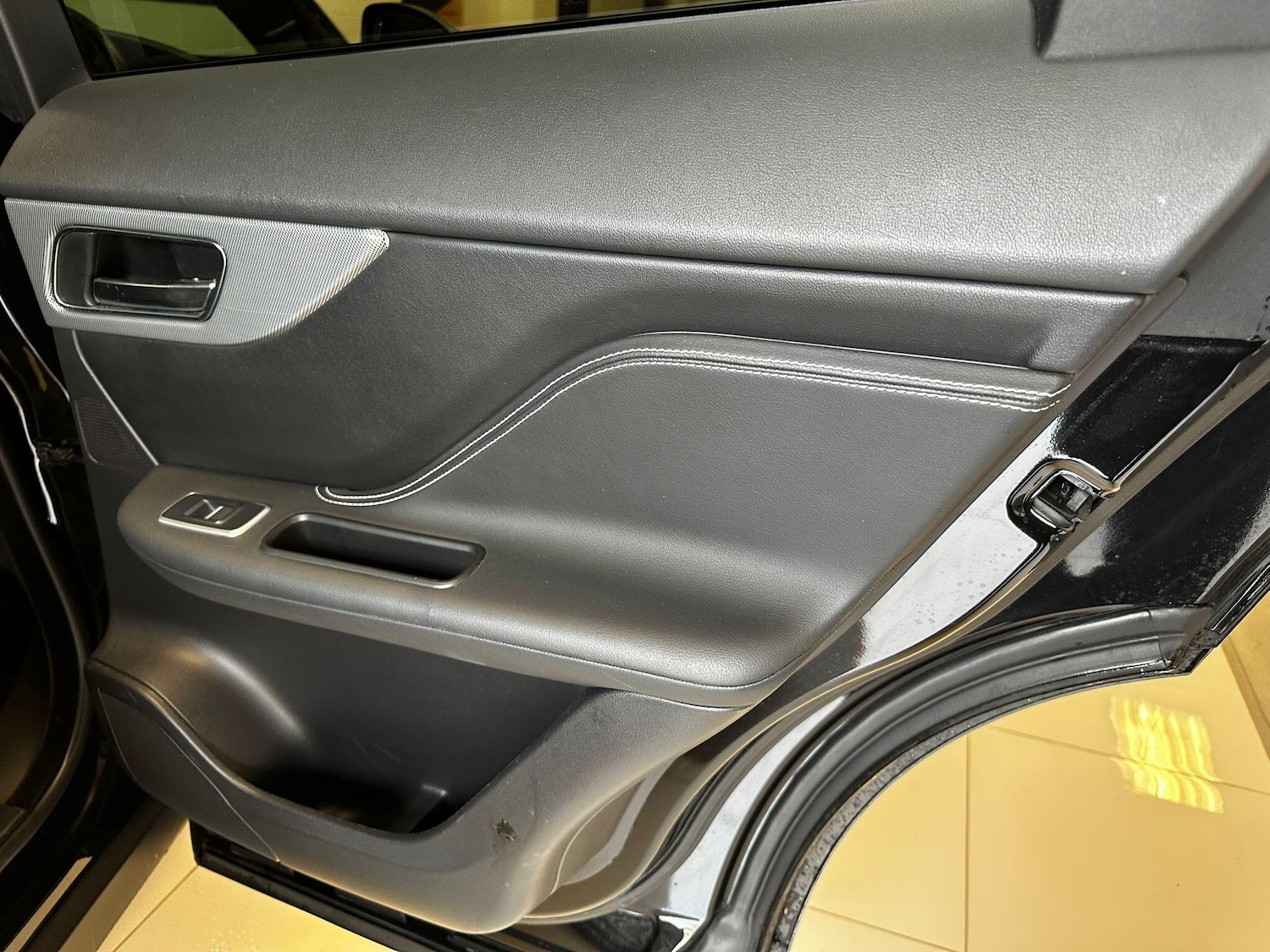 Used Jaguar F-Pace 2019 for sale - 75977741: Photo 36