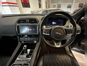 Used Jaguar F-Pace 2019 for sale - 75977741: Photo