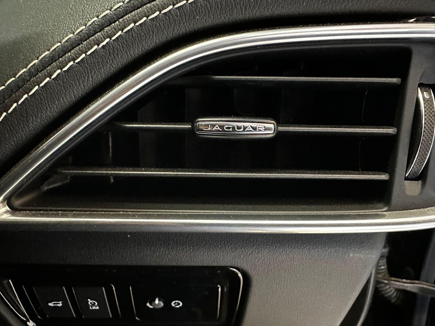 Used Jaguar F-Pace 2019 for sale - 75977741: Photo 50