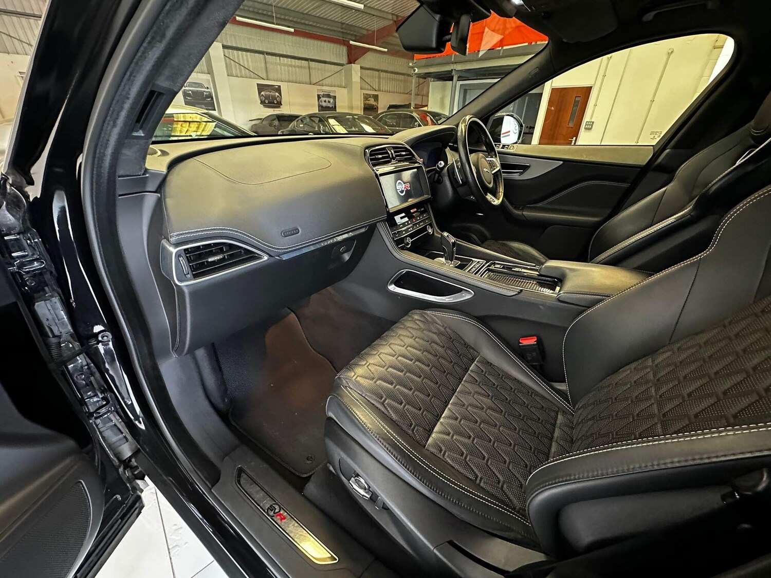 Used Jaguar F-Pace 2019 for sale - 75977741: Photo 82