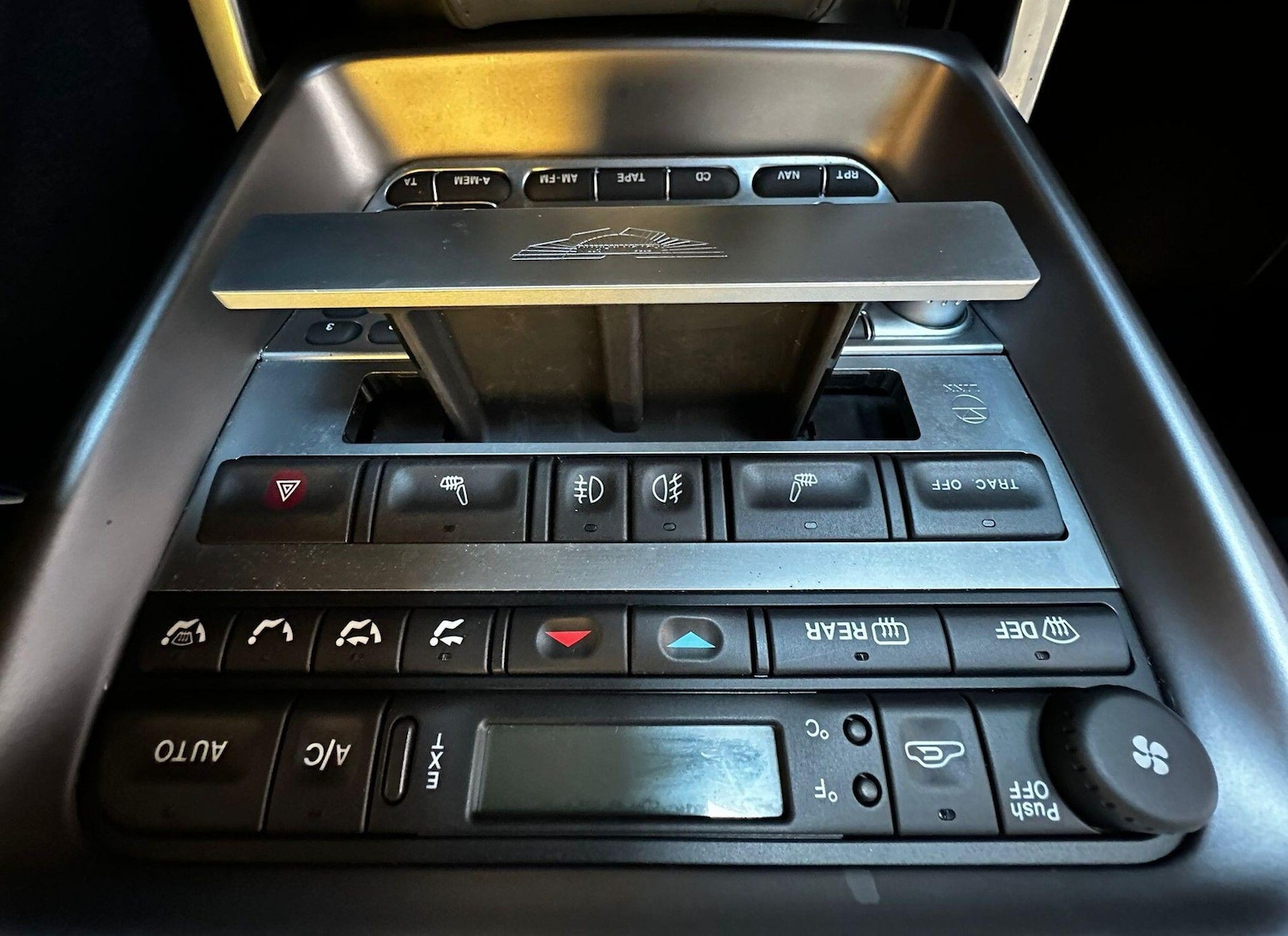 Used Aston Martin Vanquish 2002 for sale - 77410971: Photo 14