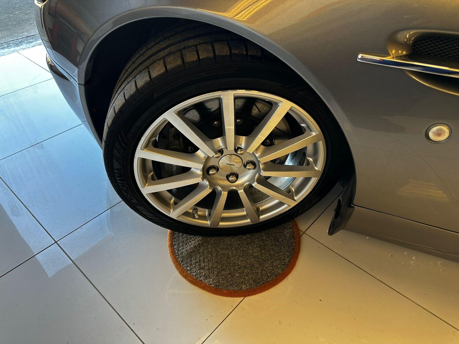 Used Aston Martin Vanquish 2002 for sale - 77410971: Photo 18