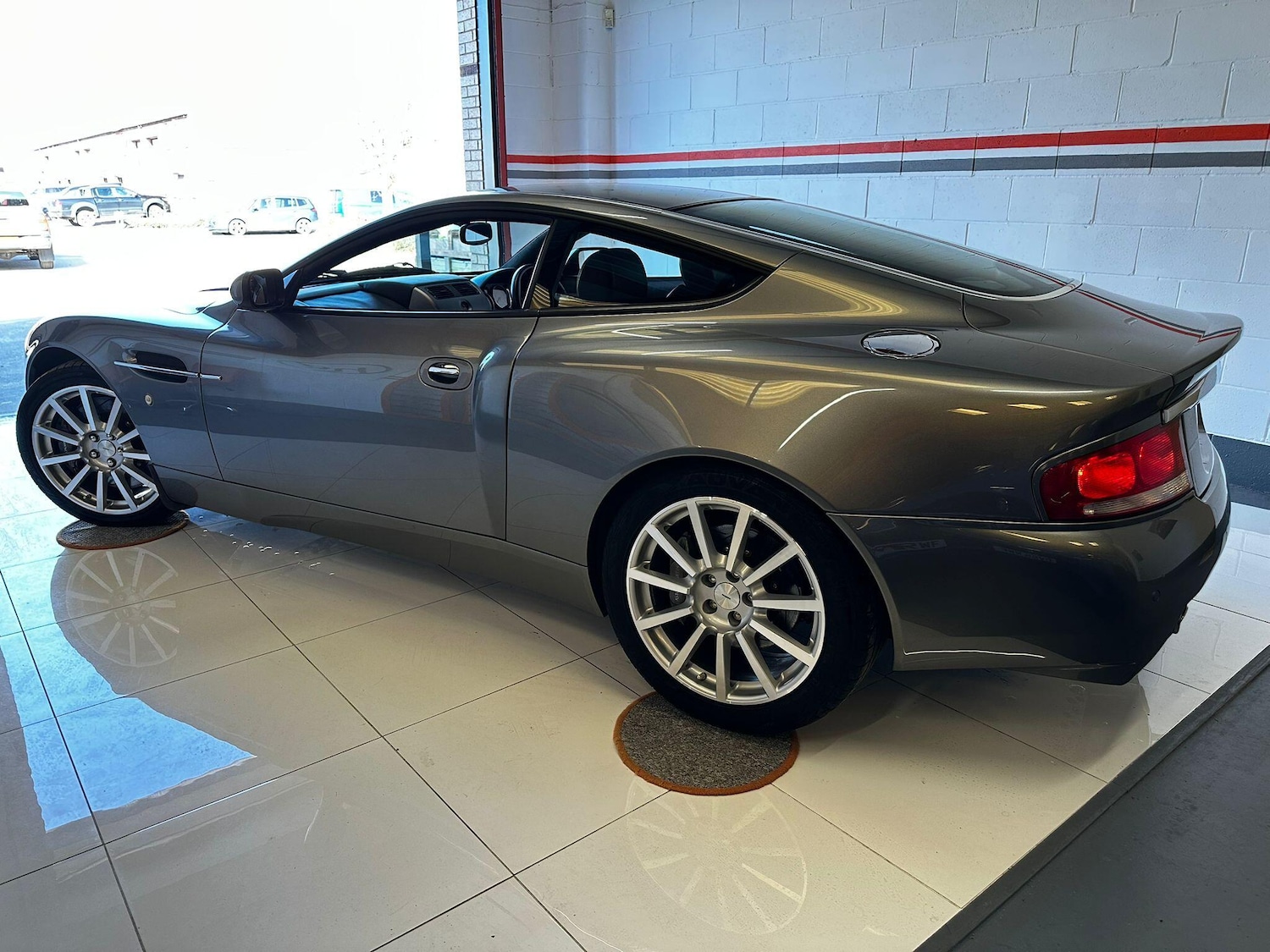 Used Aston Martin Vanquish 2002 for sale - 77410971: Photo 19