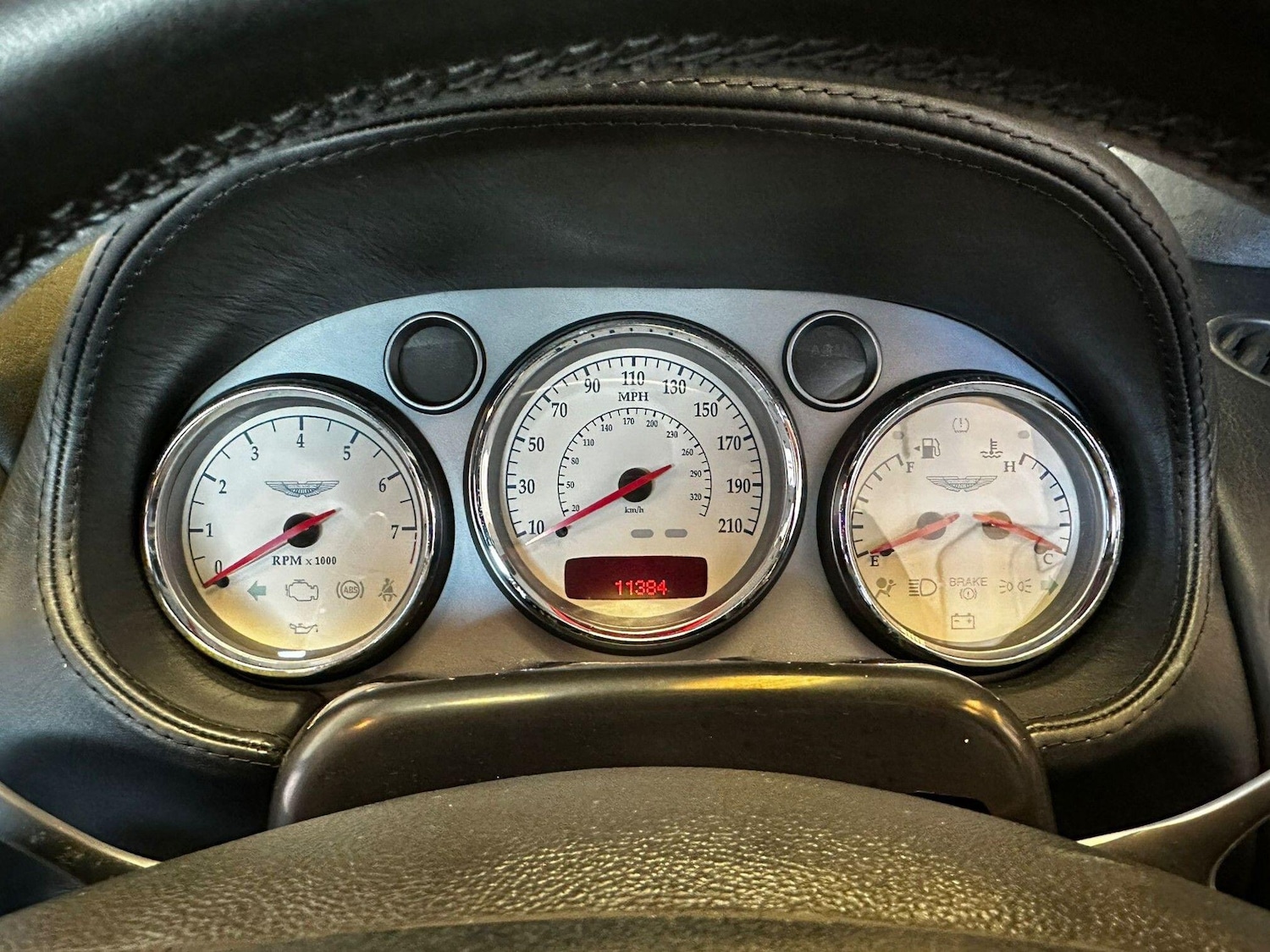 Used Aston Martin Vanquish 2002 for sale - 77410971: Photo 32