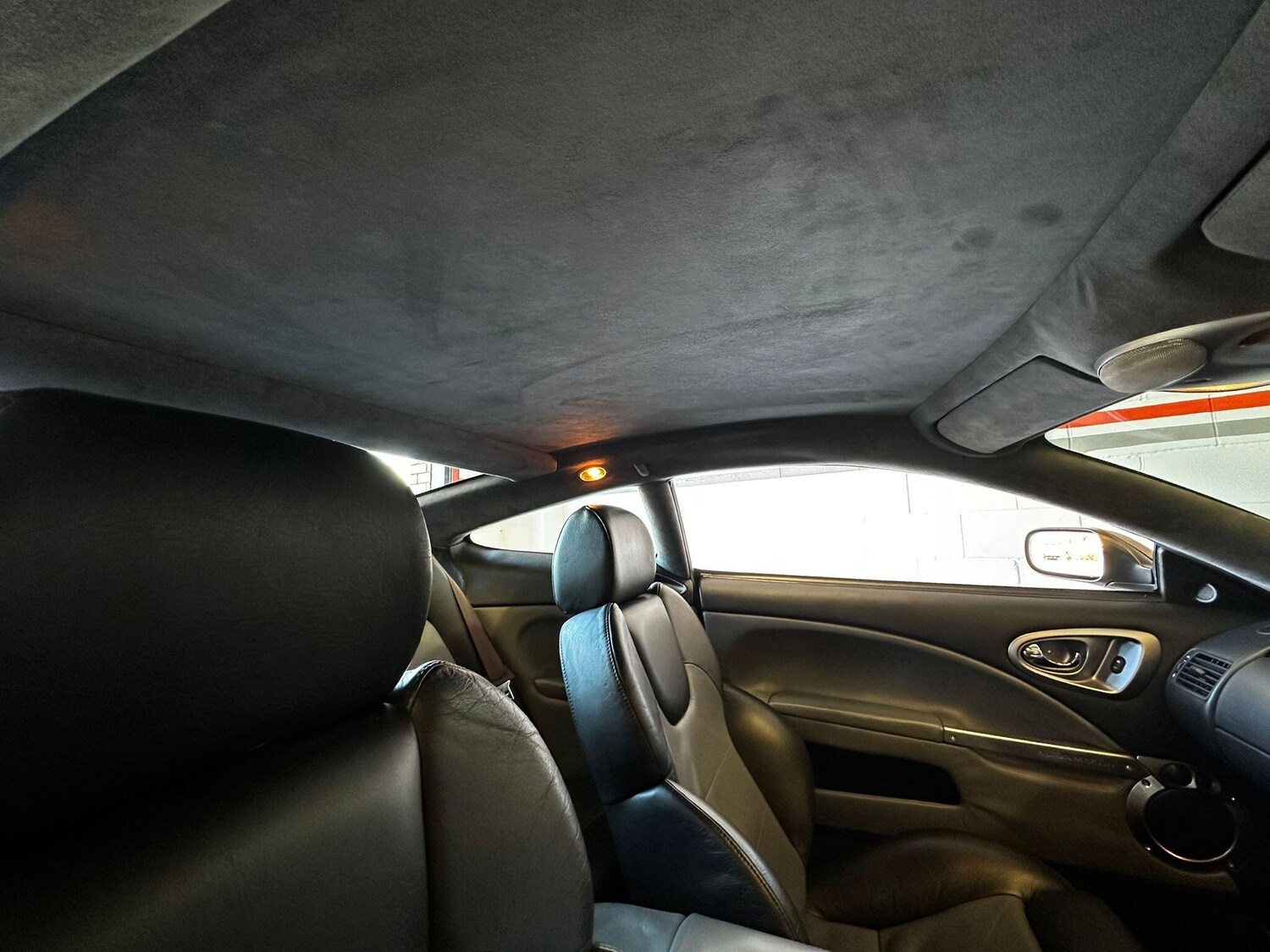 Used Aston Martin Vanquish 2002 for sale - 77410971: Photo 38