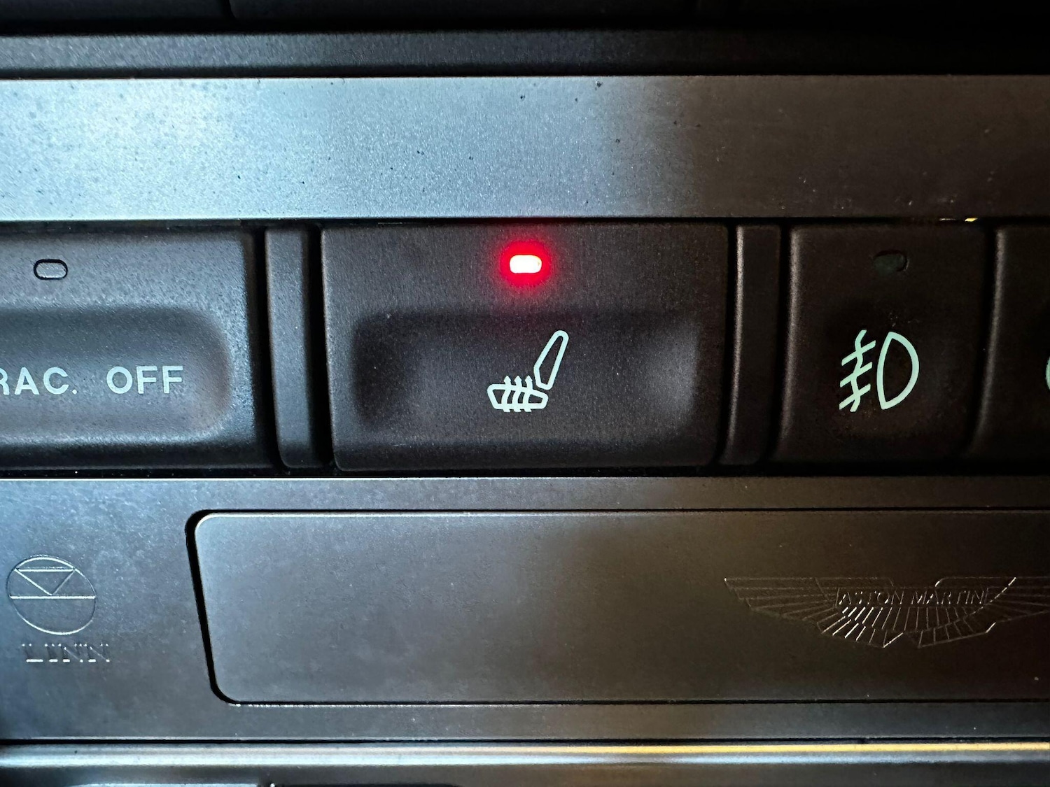 Used Aston Martin Vanquish 2002 for sale - 77410971: Photo 39