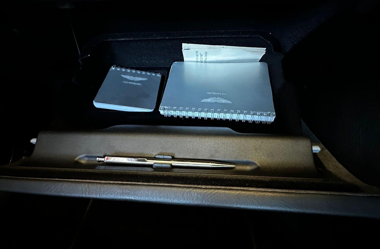 Used Aston Martin Vanquish 2002 for sale - 77410971: Photo 40