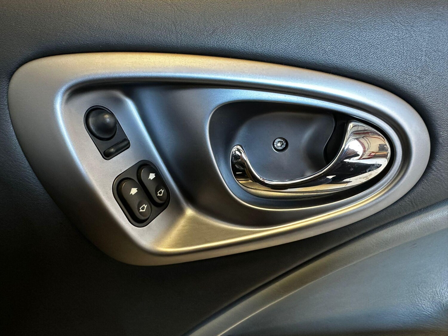 Used Aston Martin Vanquish 2002 for sale - 77410971: Photo 44