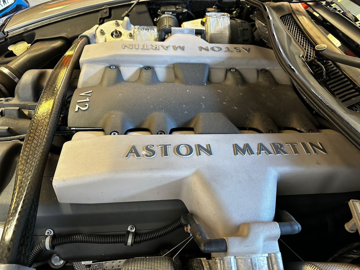 Used Aston Martin Vanquish 2002 for sale - 77410971: Photo 45