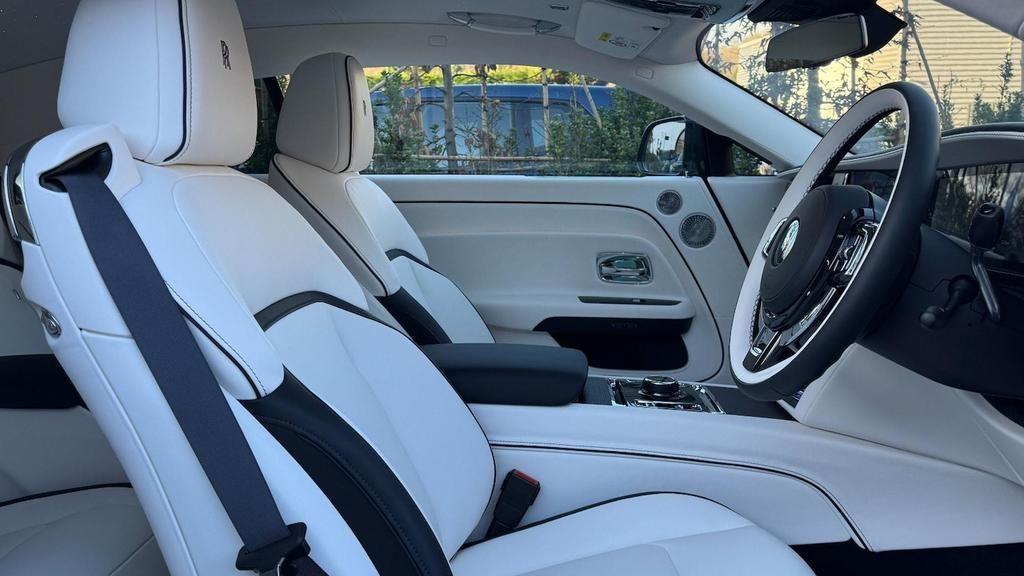 Used Rolls-Royce Spectre for sale - 76476418: Photo 26