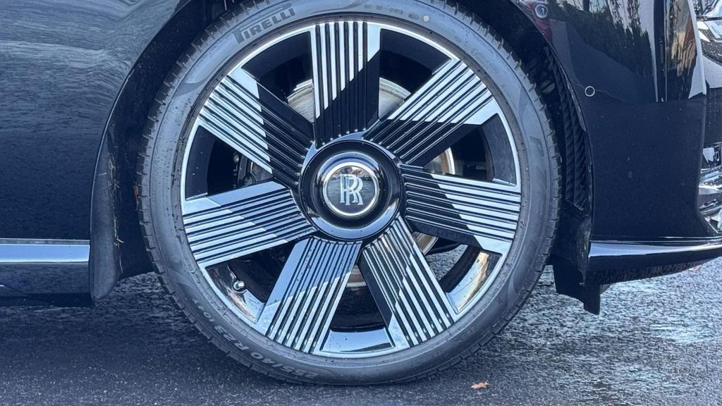 Used Rolls-Royce Spectre for sale - 76476418: Photo 6