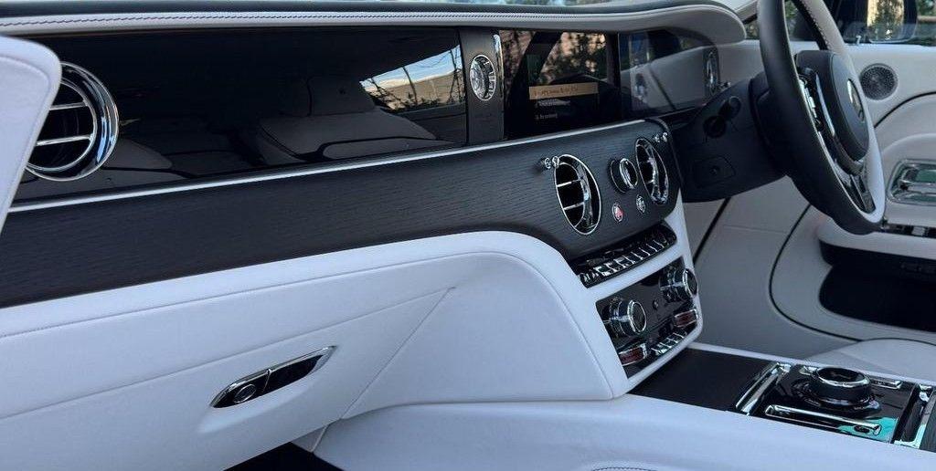 Used Rolls-Royce Spectre for sale - 76476418: Photo 9