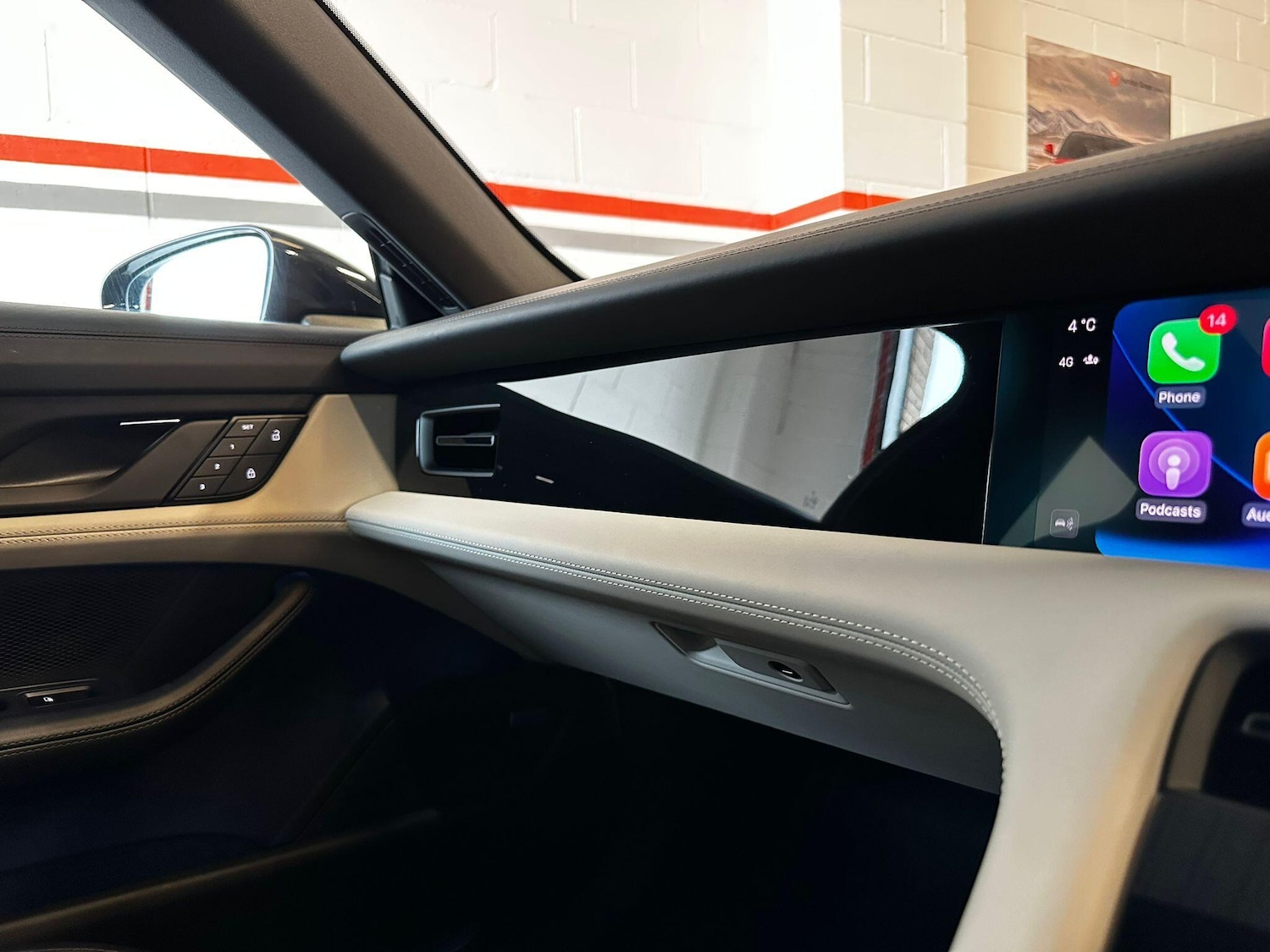 Used Porsche Taycan 2024 for sale - 77175801: Photo 26