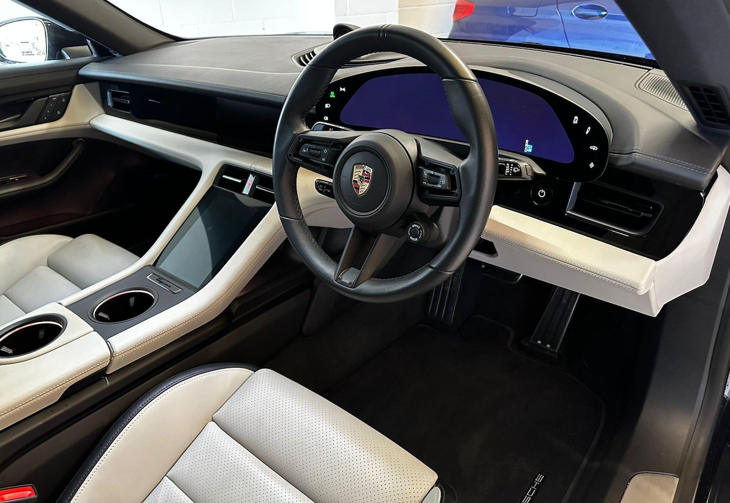 Used Porsche Taycan 2024 for sale - 77175801: Photo 35