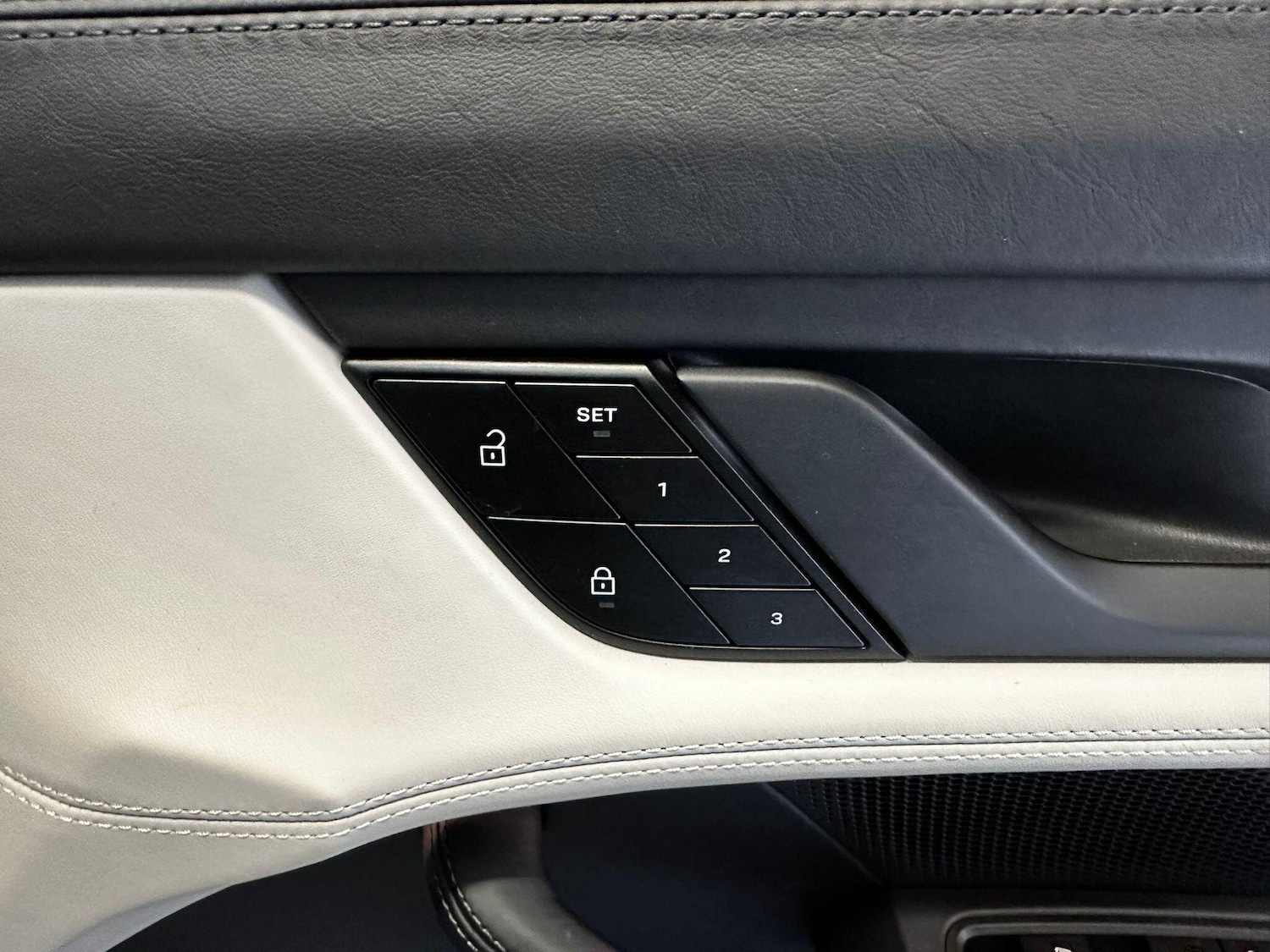 Used Porsche Taycan 2024 for sale - 77175801: Photo 40