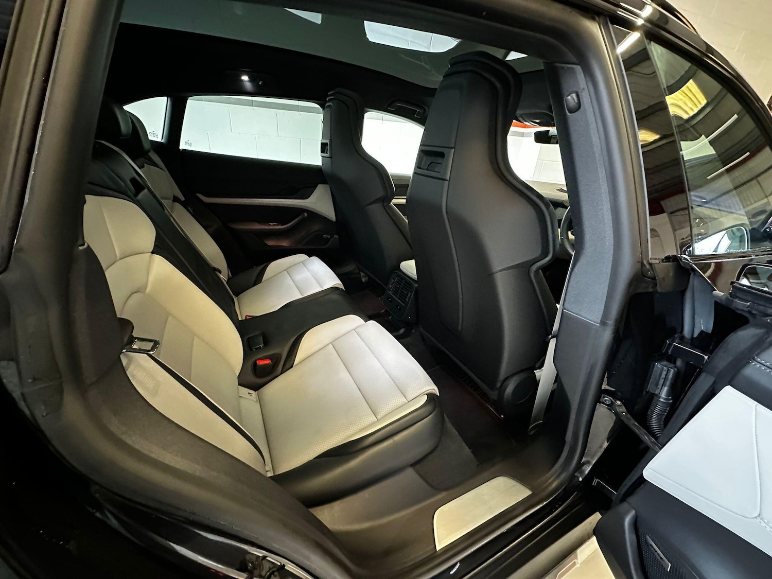 Used Porsche Taycan 2024 for sale - 77175801: Photo 64