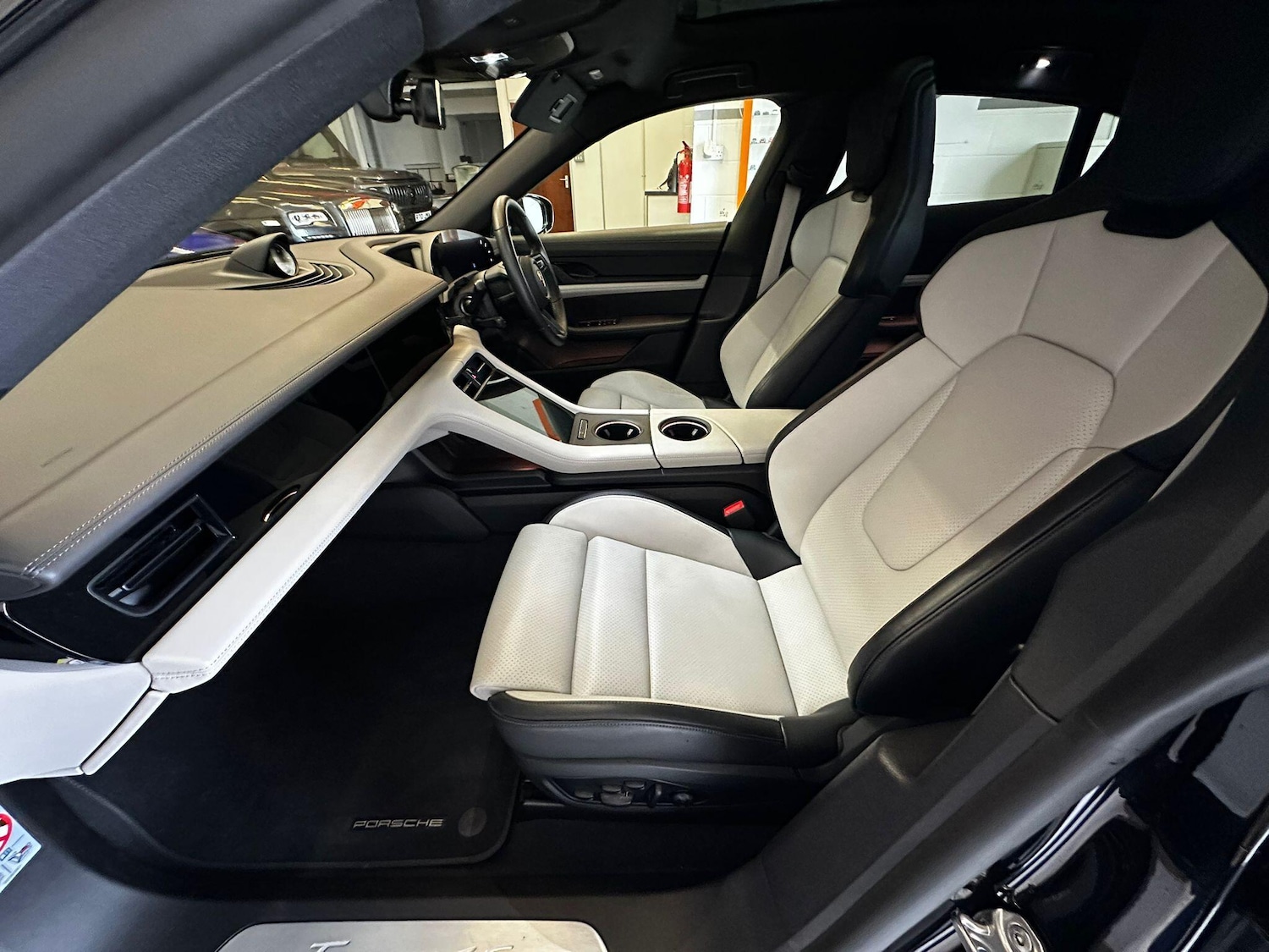 Used Porsche Taycan 2024 for sale - 77175801: Photo 72