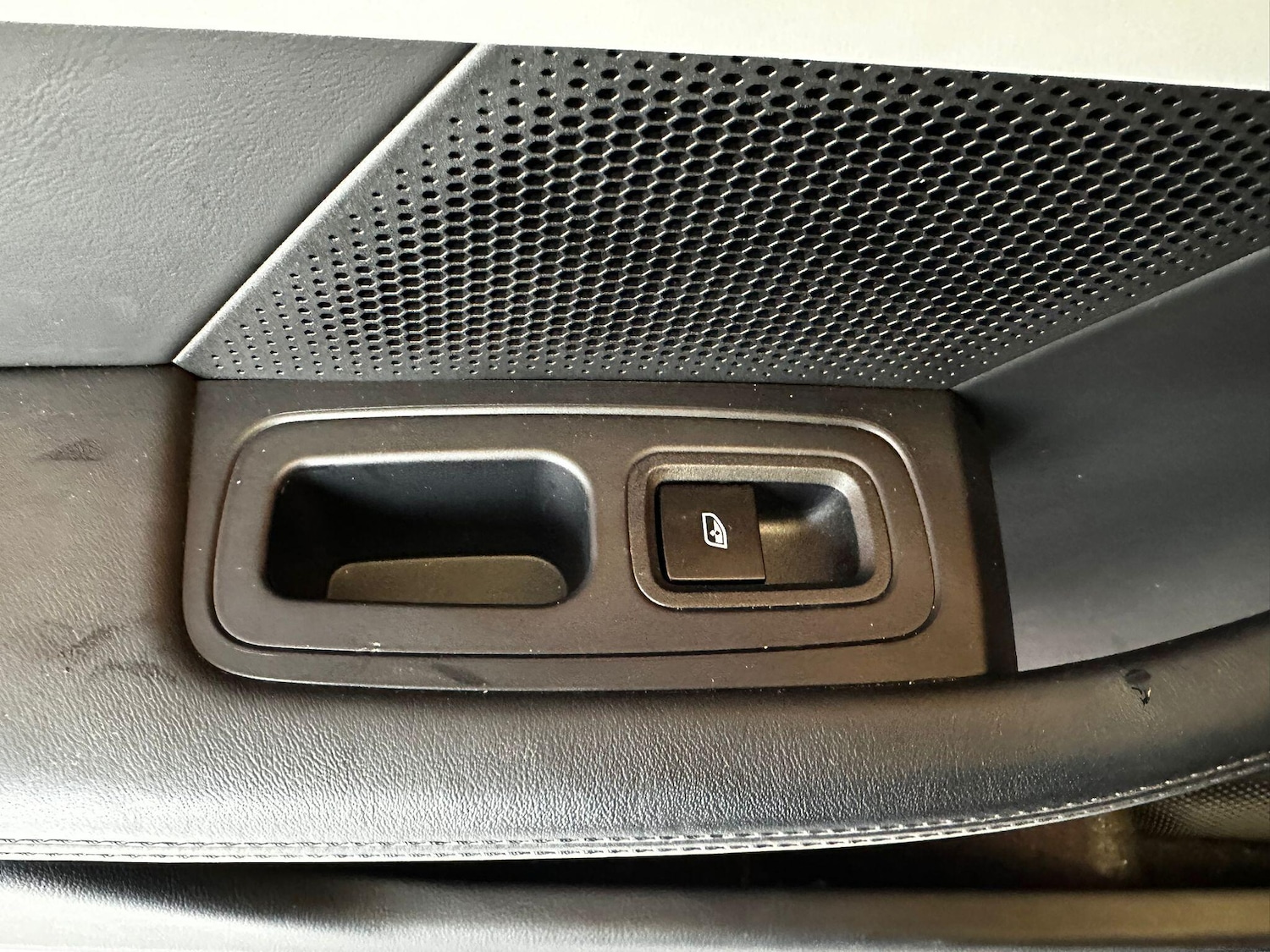 Used Porsche Taycan 2024 for sale - 77175801: Photo 81