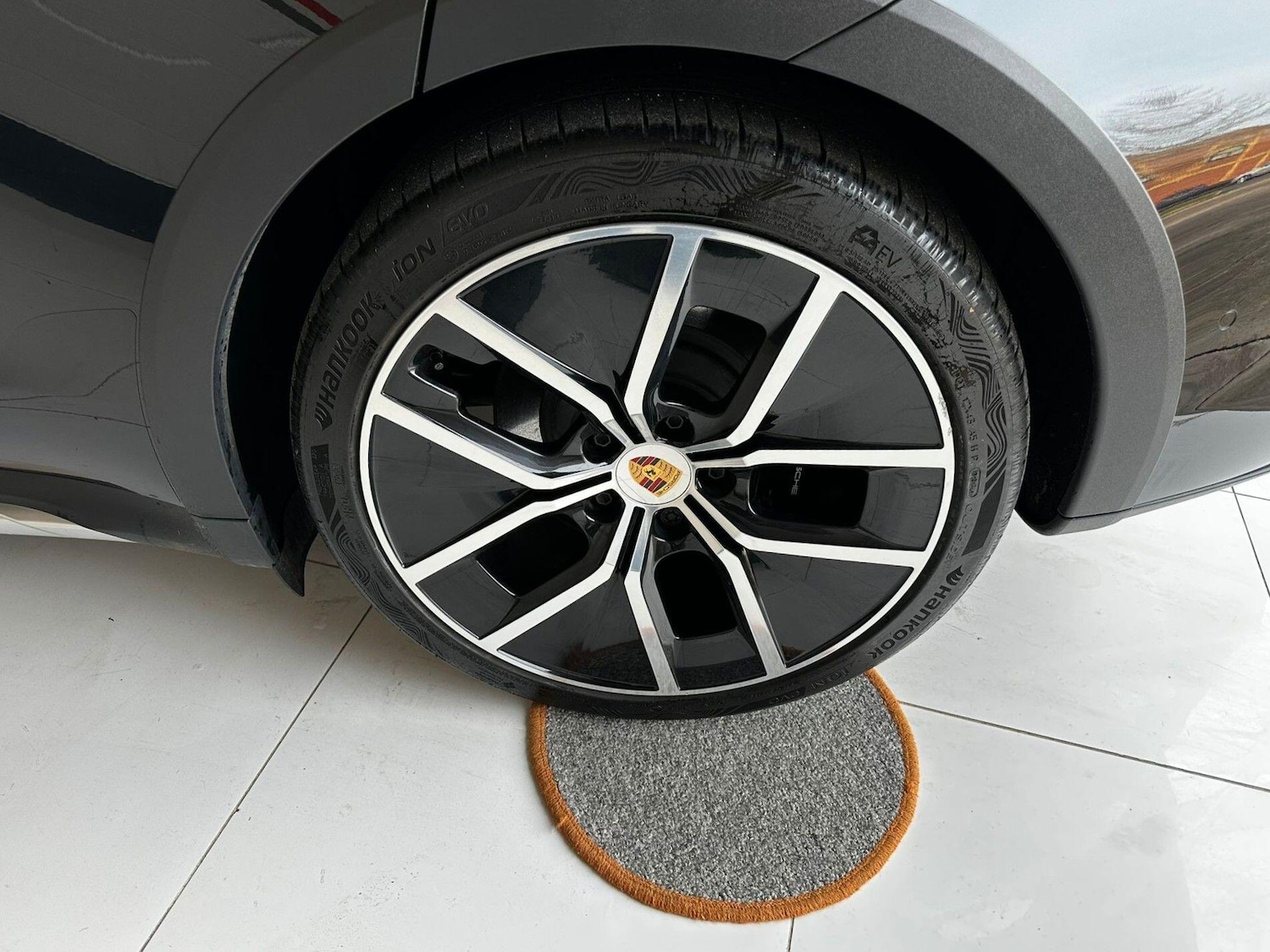 Used Porsche Taycan 2024 for sale - 77175801: Photo 9