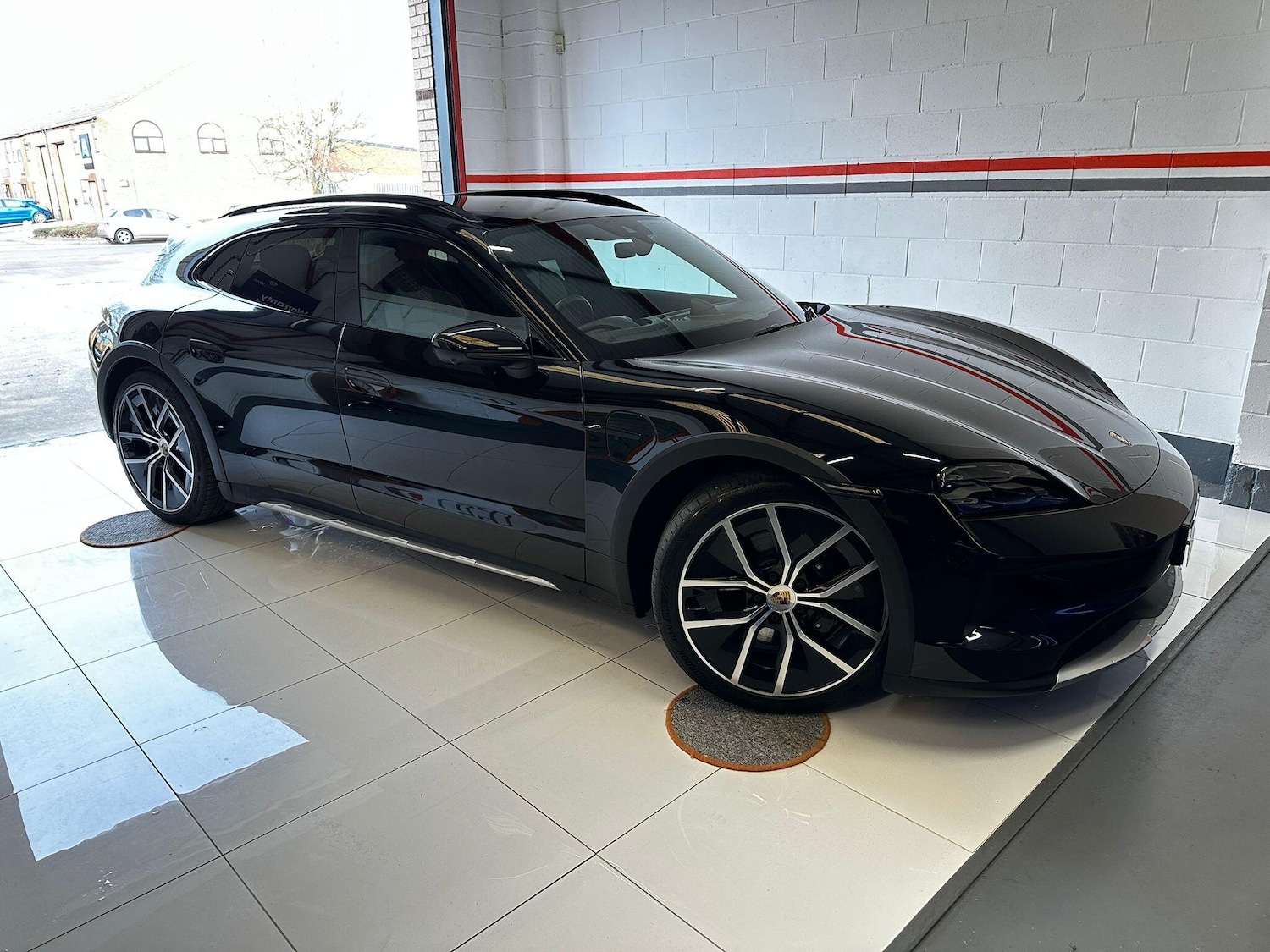 Used Porsche Taycan 2024 for sale - 77175801: Photo 92