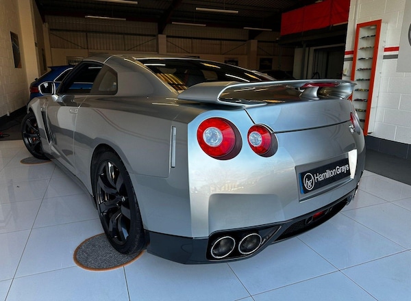 Used Nissan GT-R 2009 for sale - 73202367: Photo 2