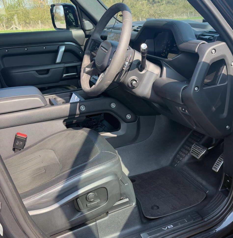 Used Land Rover Defender 2021 for sale - 76994474: Photo 3