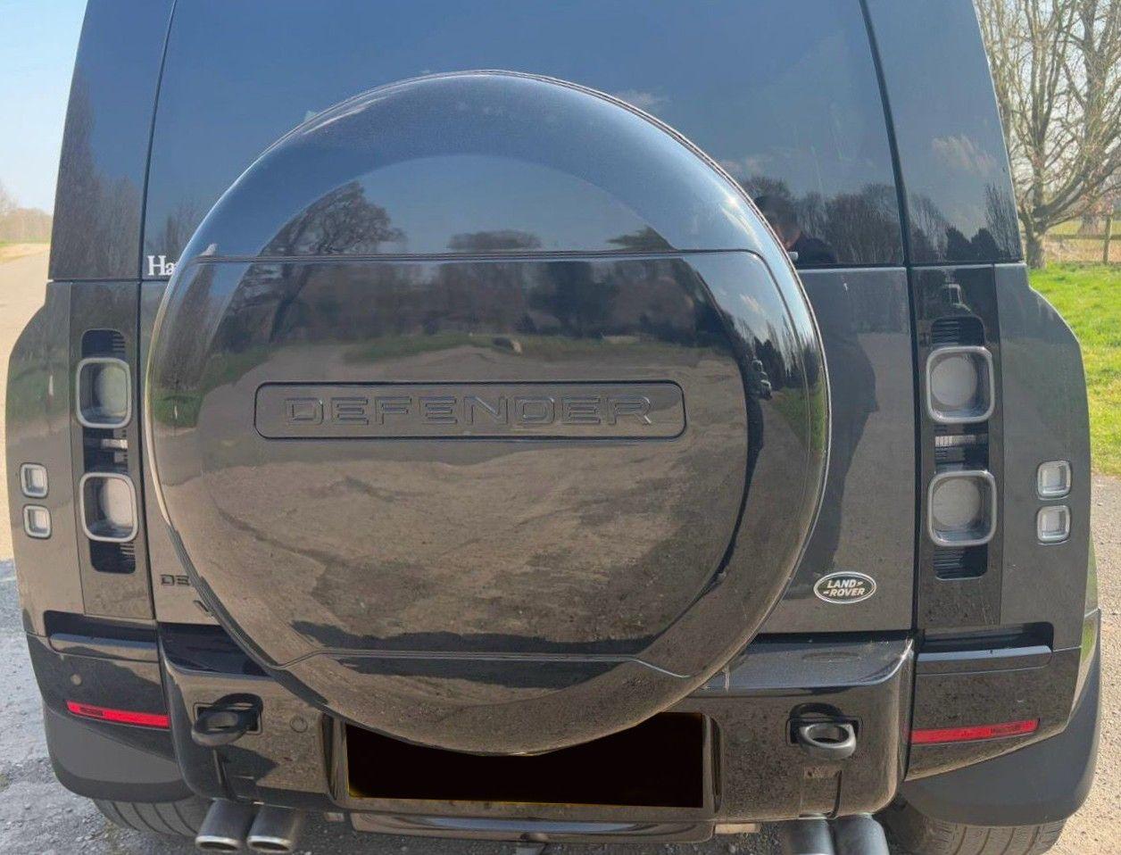 Used Land Rover Defender 2021 for sale - 76994474: Photo 5