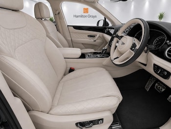 Used Bentley Bentayga 2017 for sale - 79049624: Photo