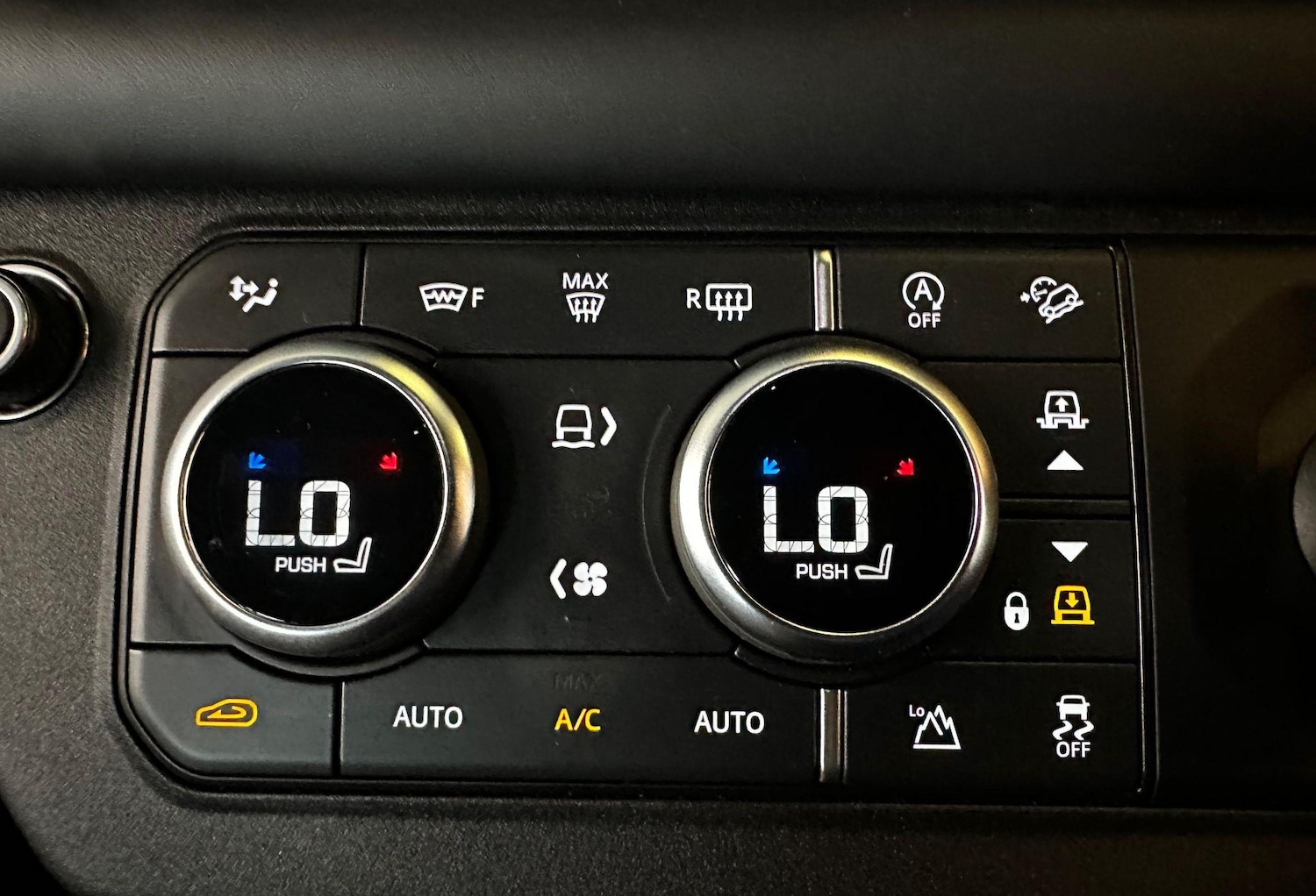 Used Land Rover Defender 110 2023 for sale - 76108350: Photo 18