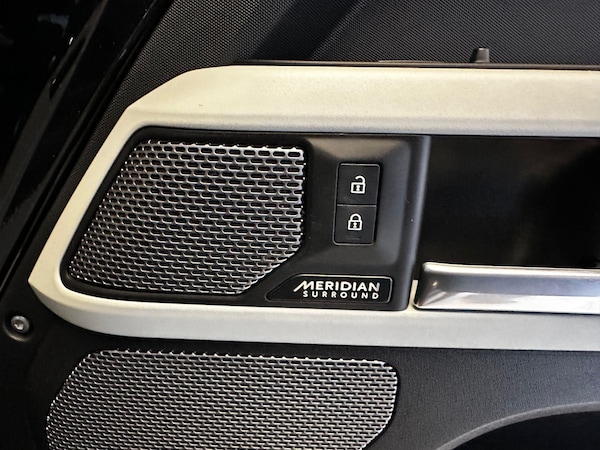 Used Land Rover Defender 110 2023 for sale - 76108350: Photo 23