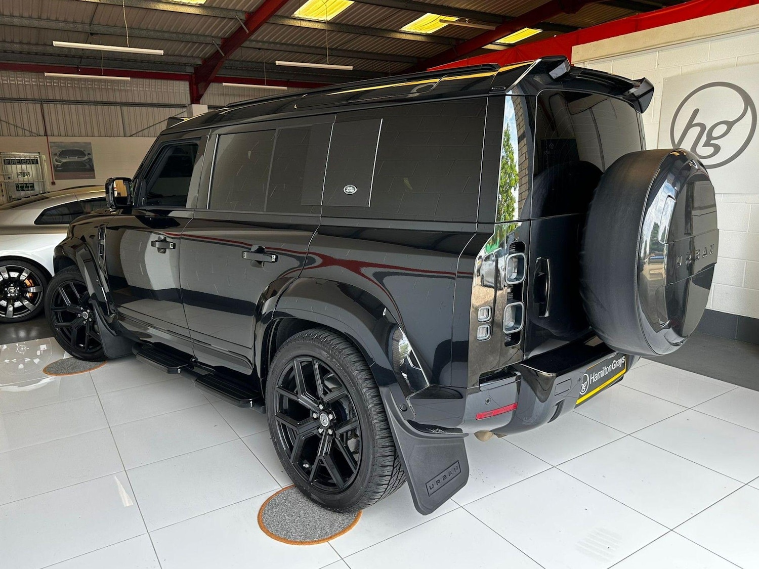 Used Land Rover Defender 110 2023 for sale - 76108350: Photo 3