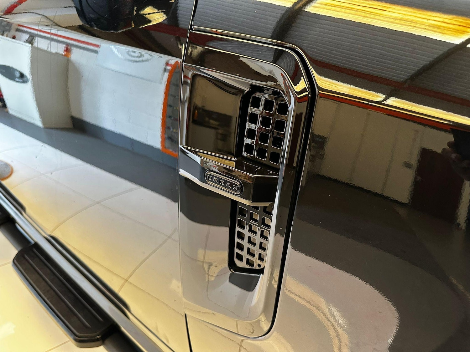 Used Land Rover Defender 110 2023 for sale - 76108350: Photo 31