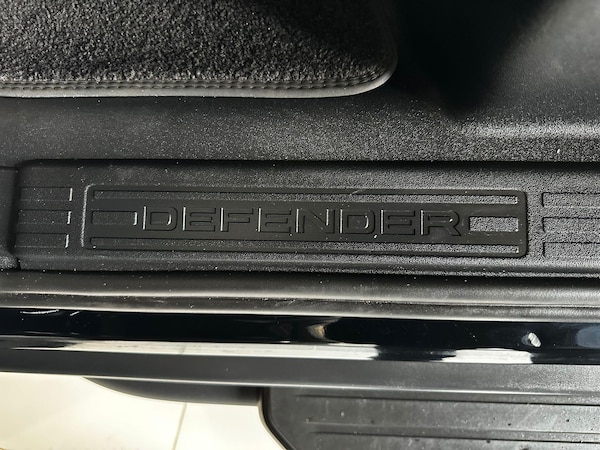Used Land Rover Defender 110 2023 for sale - 76108350: Photo 31