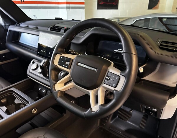 Used Land Rover Defender 110 2023 for sale - 76108350: Photo 3