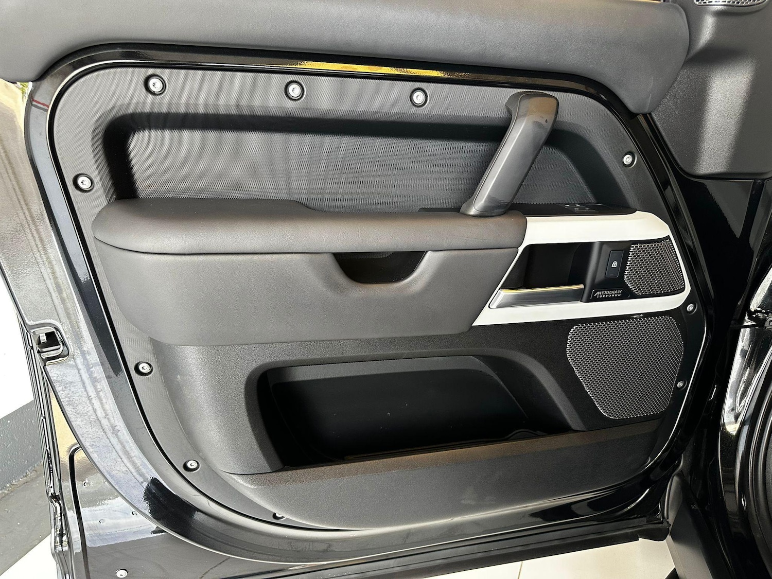 Used Land Rover Defender 110 2023 for sale - 76108350: Photo 61