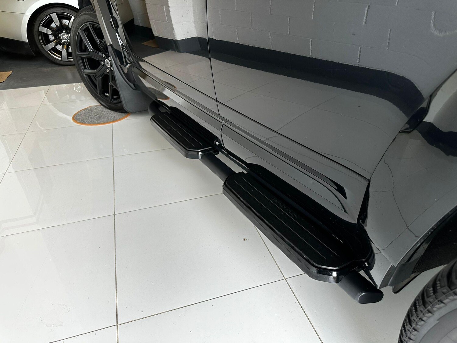 Used Land Rover Defender 110 2023 for sale - 76108350: Photo 62