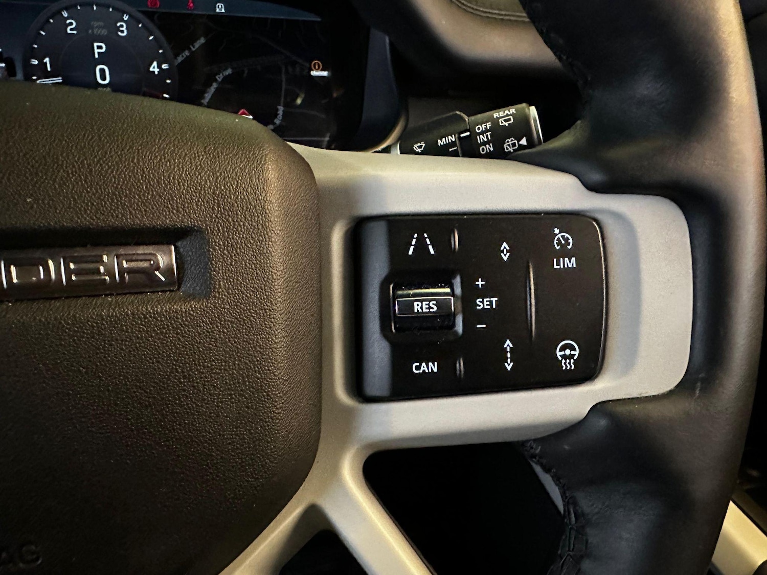 Used Land Rover Defender 110 2023 for sale - 76108350: Photo 70