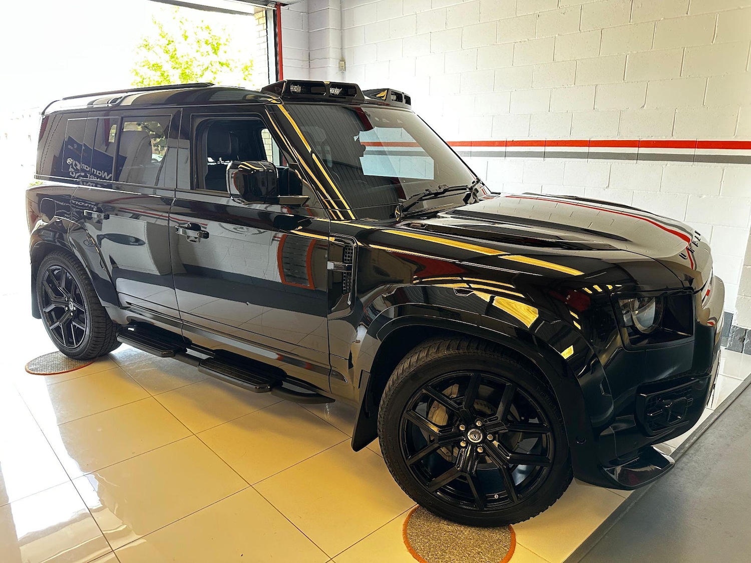 Used Land Rover Defender 110 2023 for sale - 76108350: Photo 72