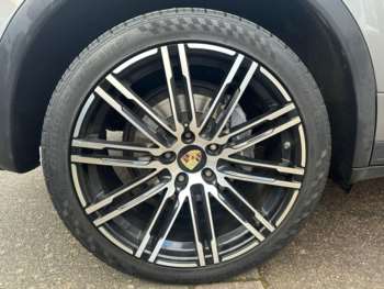 Used Porsche Cayenne 2015 for sale - 74611003: Photo