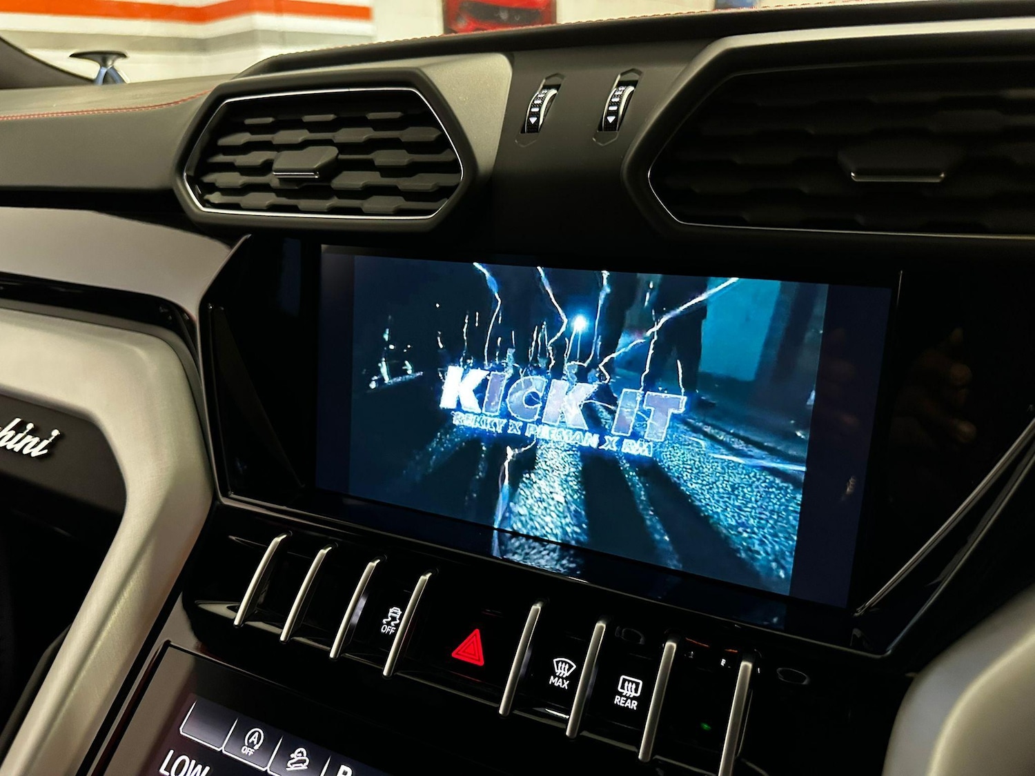 Used Lamborghini Urus for sale - 76994144: Photo 32