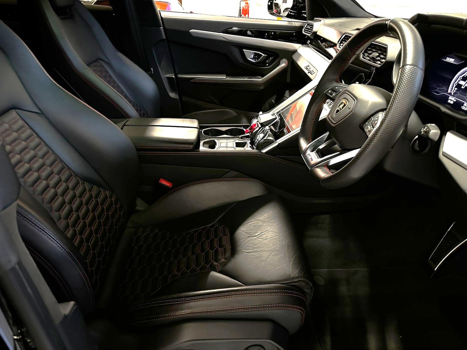 Used Lamborghini Urus for sale - 76994144: Photo 33