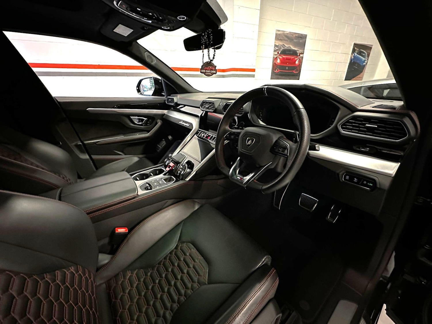 Used Lamborghini Urus for sale - 76994144: Photo 4