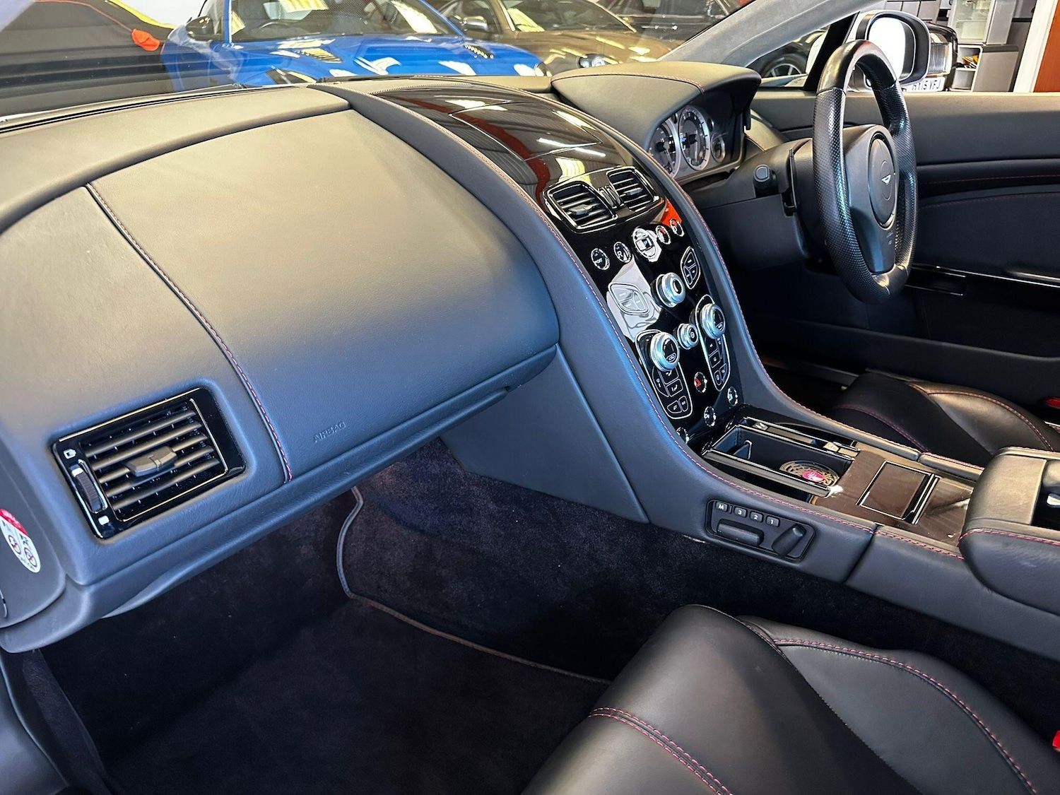 Used Aston Martin Vantage 2016 for sale - 77768852: Photo 11