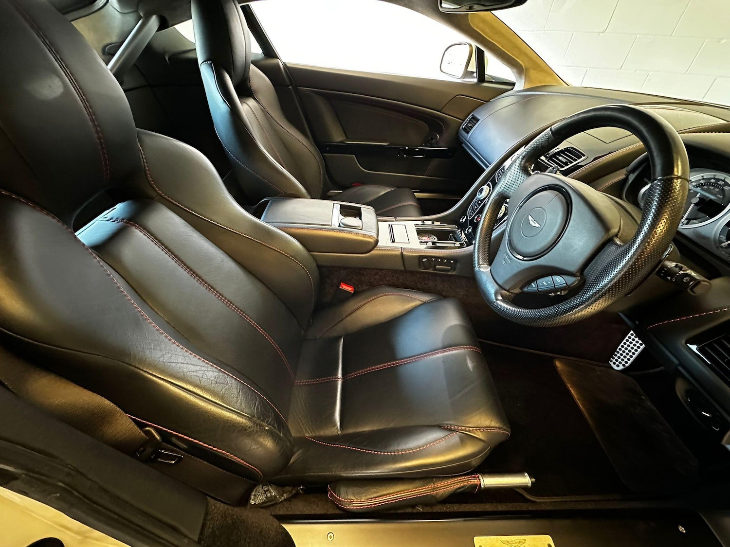 Used Aston Martin Vantage 2016 for sale - 77768852: Photo 16