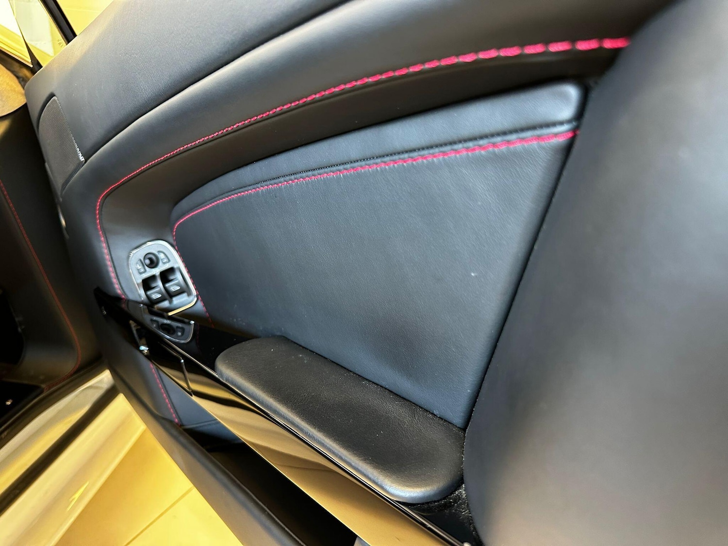 Used Aston Martin Vantage 2016 for sale - 77768852: Photo 18