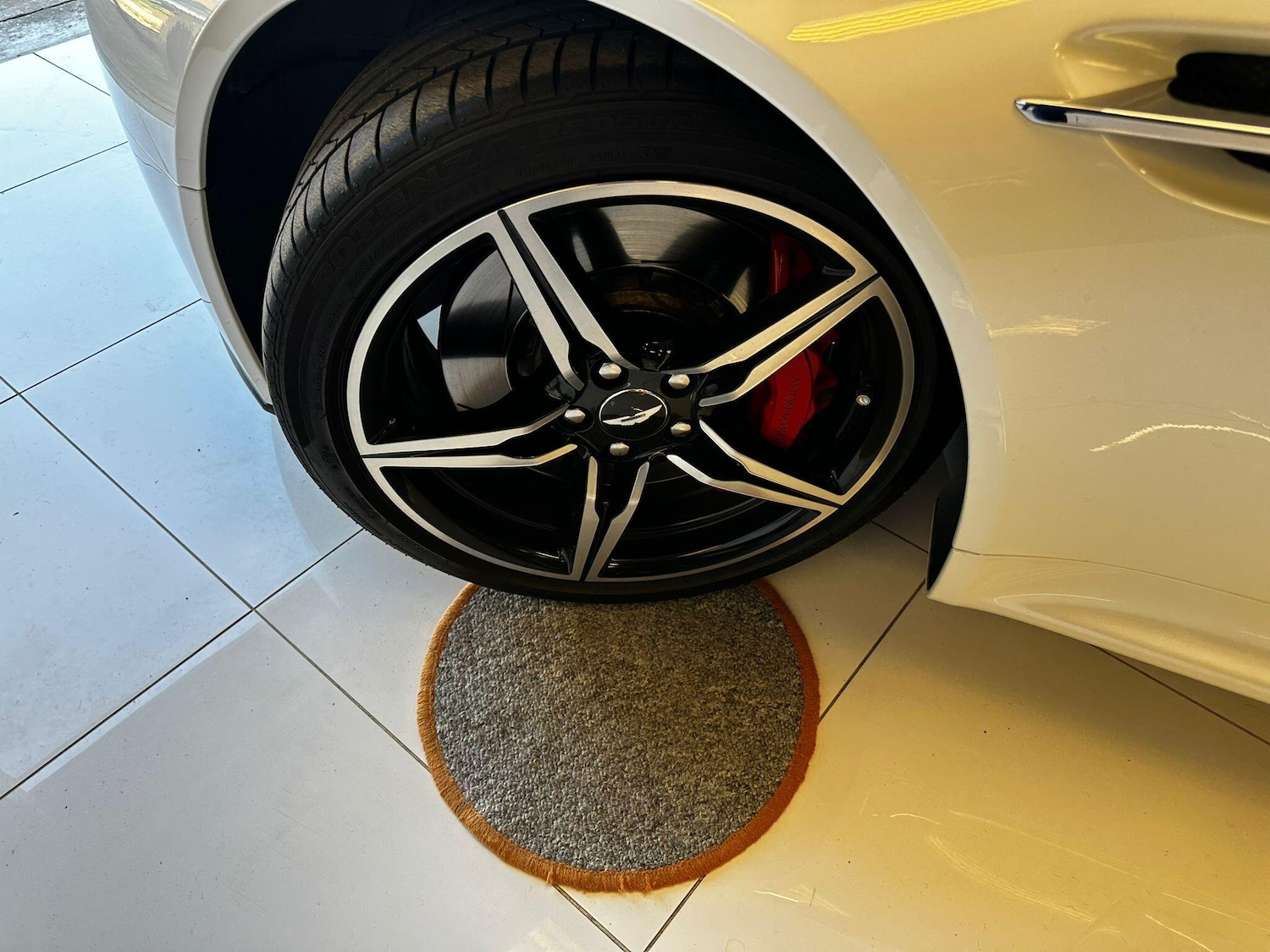 Used Aston Martin Vantage 2016 for sale - 77768852: Photo 25